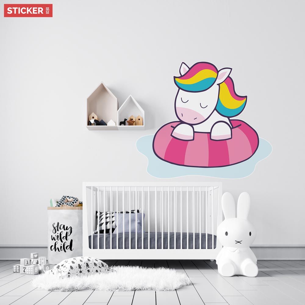 Déco chambre licorne : 12 idées pour votre décoration  Unicorn wall decal,  Large wall stickers, Unicorn wall mural